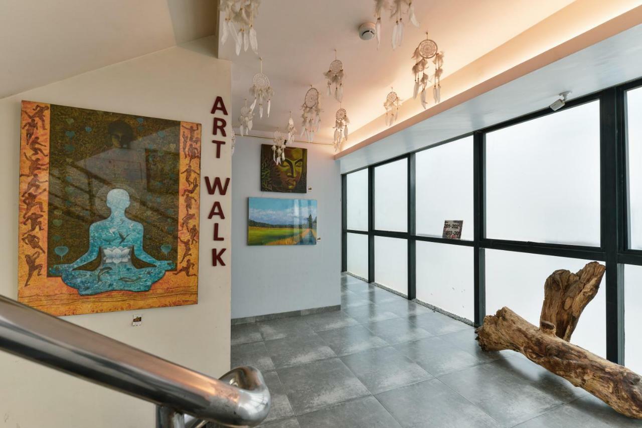 Dragonfly Hotel - The Art Hotel Мумбаи Экстерьер фото