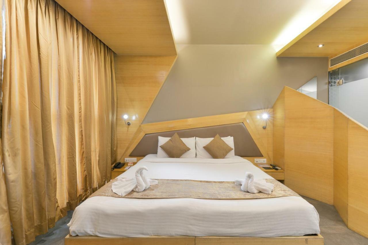 Dragonfly Hotel - The Art Hotel Мумбаи Экстерьер фото